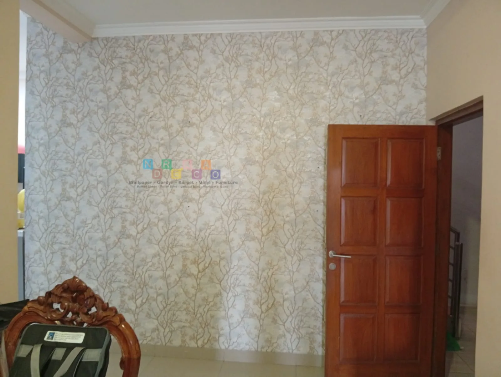 Proyek Pemasangan Wallpaper Di Jalan Kaliurang, Sleman