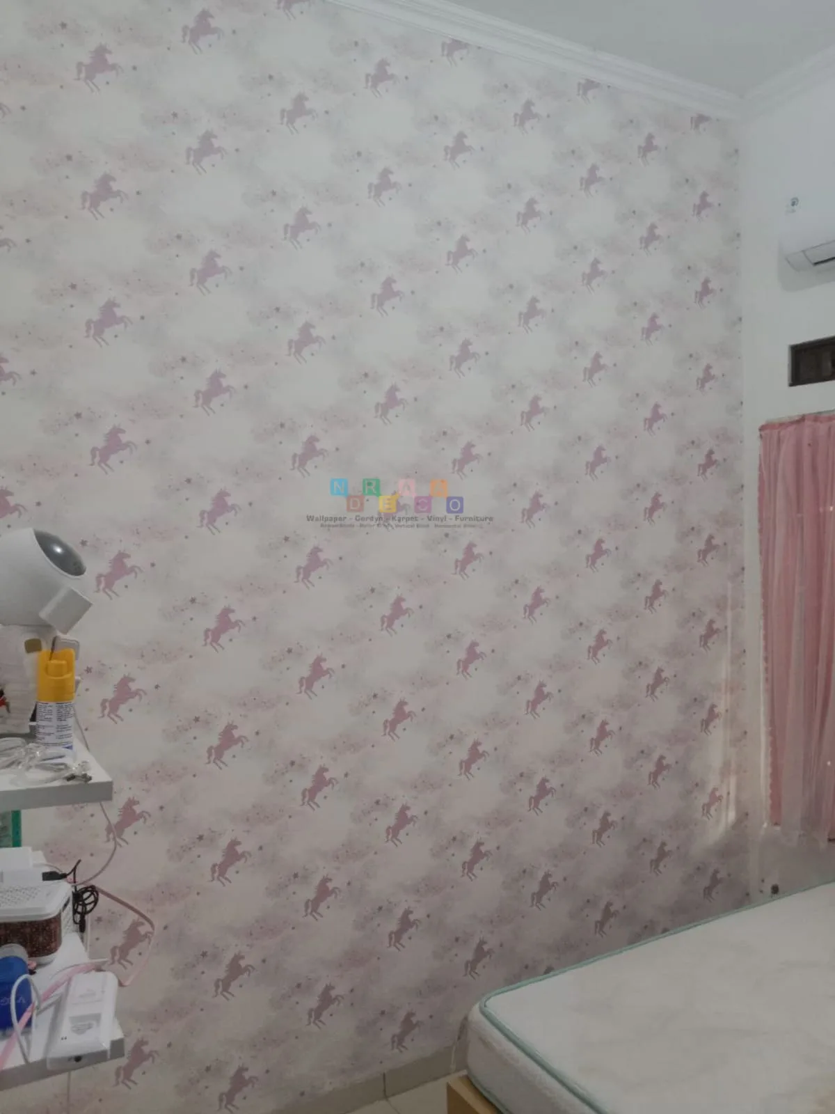 Proyek Pemasangan Wallpaper Di Caturtunggal, Depok, Sleman