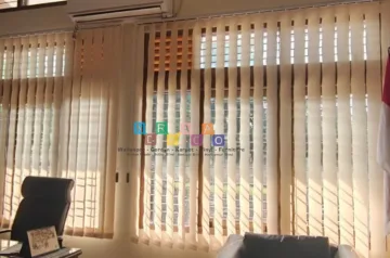Pemasangan Vertical Blinds Di SMKN 2 Depok, Sleman
