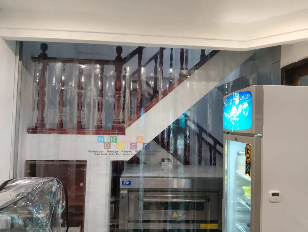 Proyek Pemasangan Tirai PVC Di Amy Caffe And Tea, Tegalsari, Surabaya