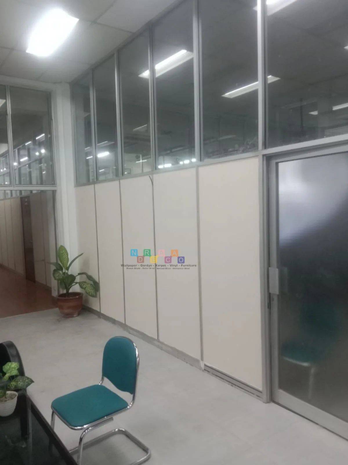 Pemasangan Wallpaper Di Ft Teknik Sipil UGM, Yogyakarta