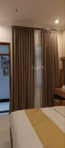 Pemasangan Gorden Di Selaras Inn Syariah, Sosromenduran, Yogyakarta