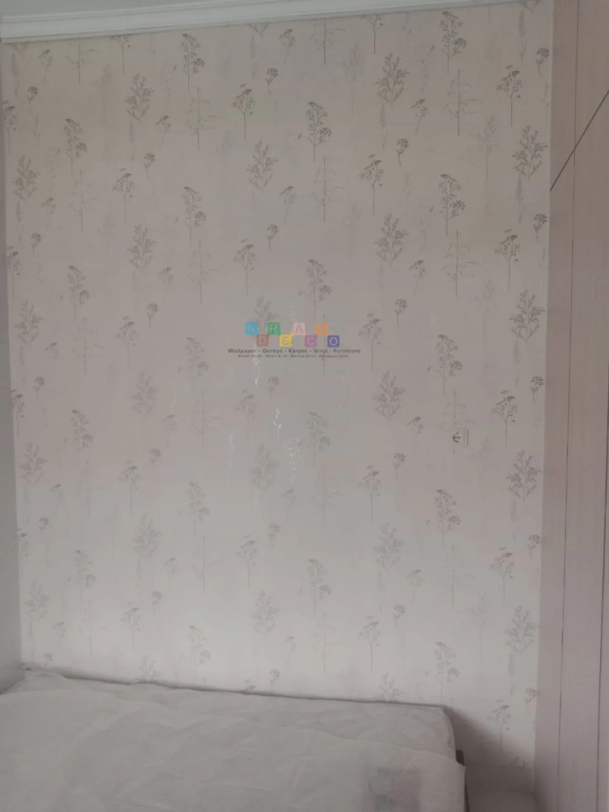 Proyek Pemasangan Wallpaper Dinding Di Semaki, Yogyakarta