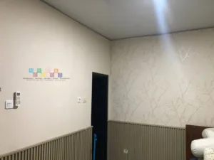 Proyek Pemasangan Wallpaper Di Kost Pramita 2, Sleman